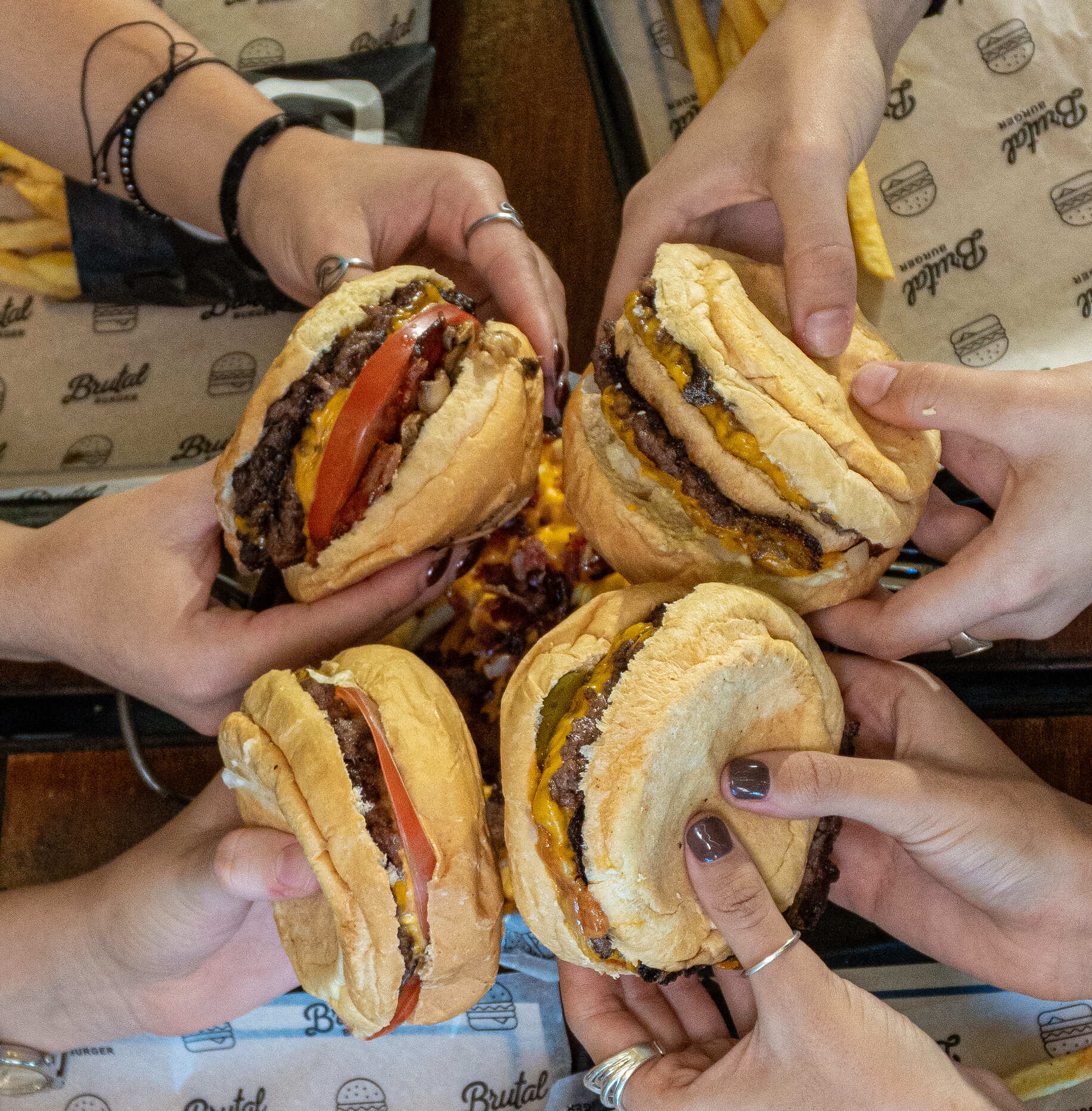 Brutal Day en Fisherton: hamburguesas gratis, juegos y 2x1 durante todo el dia